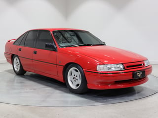 1990 Holden VN  5.0L V8 - SV Enhanced Build No E789 - Maranello Red