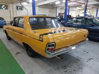 VG Valiant E31 Track Pack Pacer