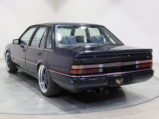1988 HSV VL SV88 - Build No. 89 - Dorwood Blue Metallic