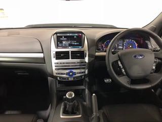 2015 FG-X Falcon XR8 Manual