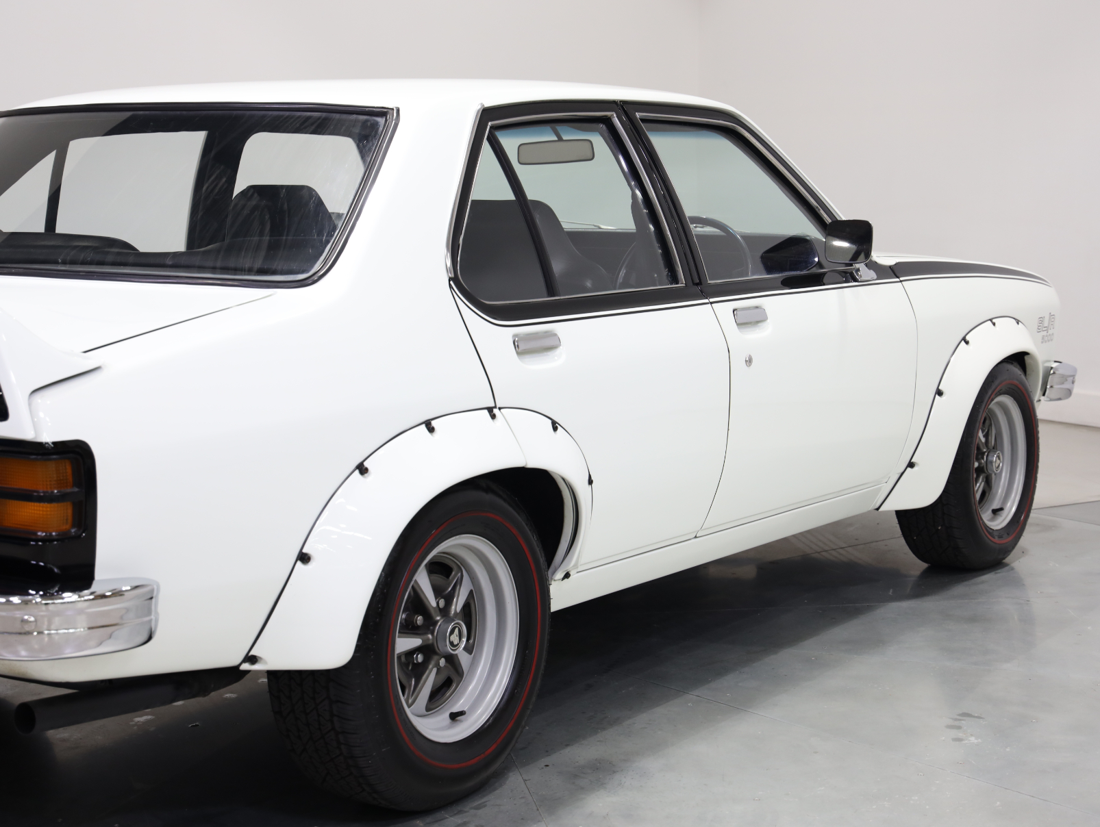 1974 Holden LH Torana L34 SLR 5000 - Glacier White