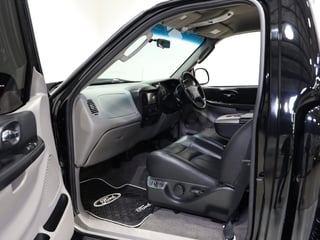 2004 Ford F-150 SVT Lightning RHD - Raven Black 