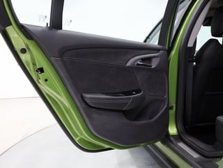 2016 HSV GTS W507 - Jungle Fever 3,218 km