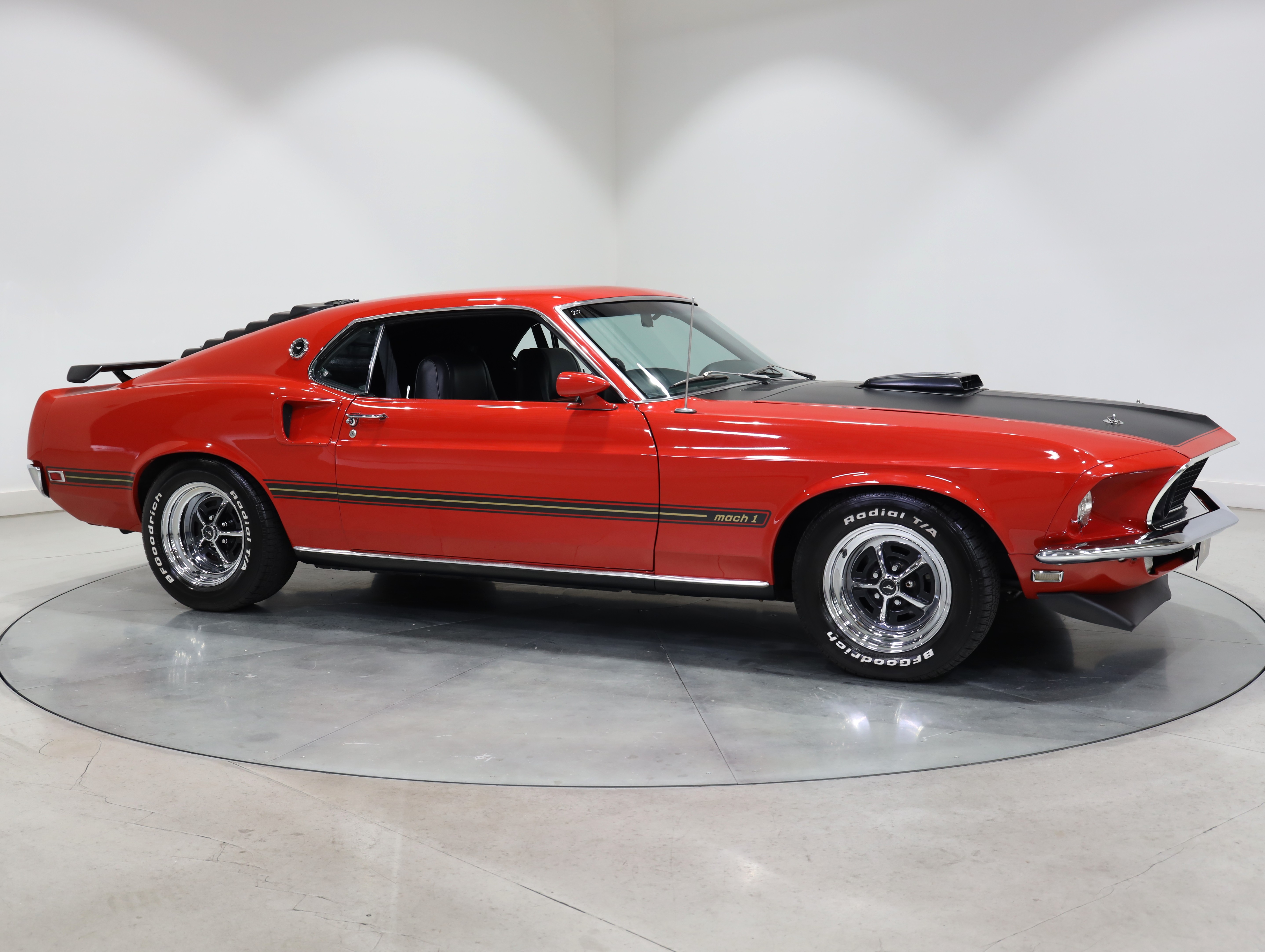 1969 Ford Mustang Mach 1 - Candy Apple Red 