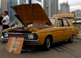 VG Valiant E31 Track Pack Pacer