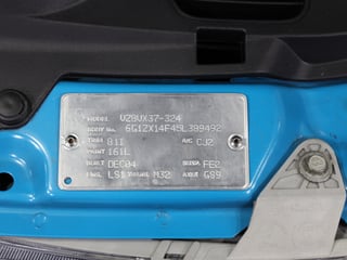 2004 Holden VZ Monaro CV8 - Turismo Mica - 1,974km