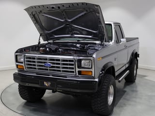 1982 Ford F-Series Pickup F100 RHD 4x4 - 351 V8
