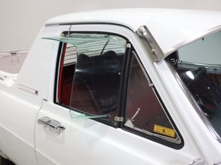 1967 Holden HR 186 S Utility - Grecian White