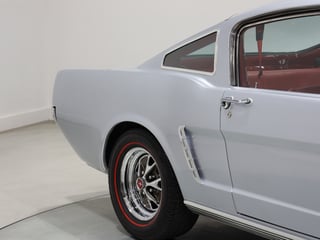 1965 Ford Mustang Fastback 2+2 - Silver Smoke Grey