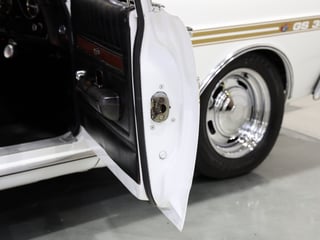 1971 Ford XY Fairmont 302ci Windsor - Ultra White