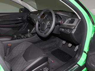 2017 HSV GTSR - Spitfire Green 0064 km …