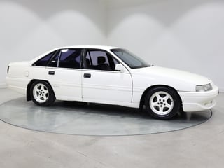 1989 HSV VN SV89 Build No 149 - Alpine White