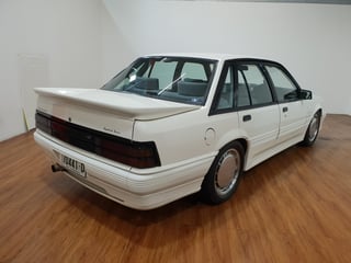 1987 VL HDT Group 3 Signature Series