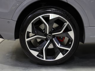 2024 Audi RSQ8 9,700km - Nardo Grey Enhanced 570 AWHP