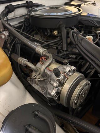 1985 Holden VK Commodore SL  4.9L V8 manual - 134 pack