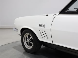 1972 Holden LJ Torana GTR XU1 - Glacier White