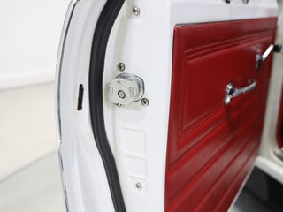 1967 Holden HR 186 S Utility - Grecian White