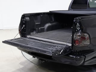 2004 Ford F-150 SVT Lightning RHD - Raven Black 