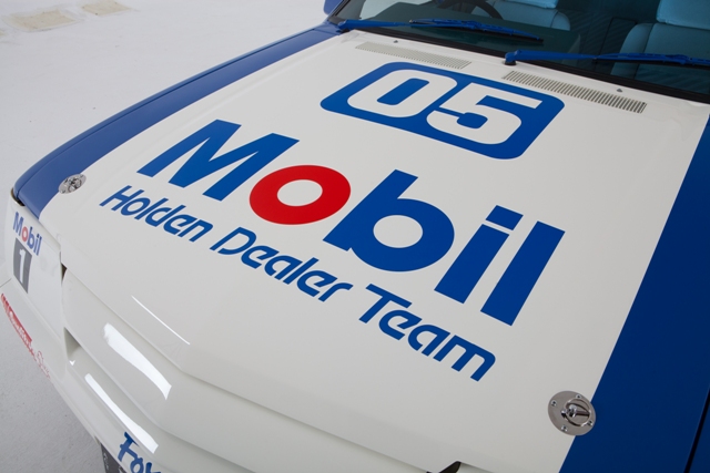 VK Mobil Holden Dealer Team Brock race replica - Image 52965