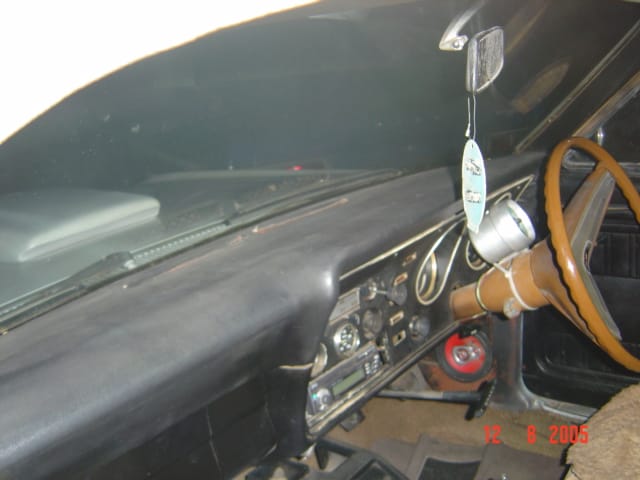 XY  Falcon 351 - Image 650