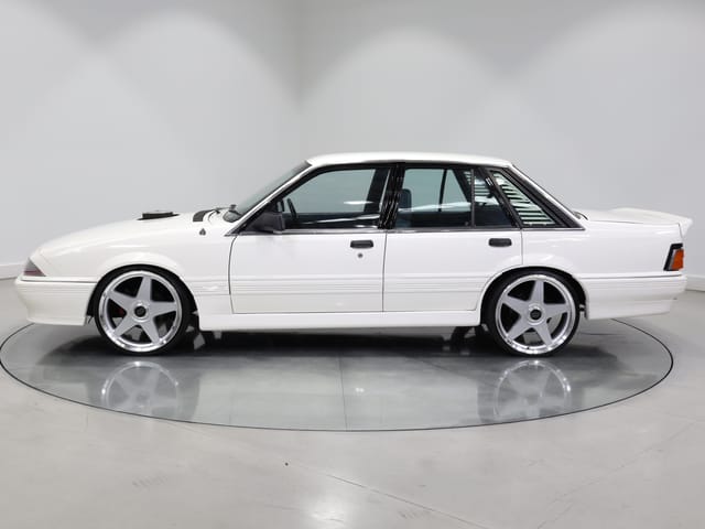 1986 Holden VL Commodore 4.9L V8 - Alpine White … - Image 140988