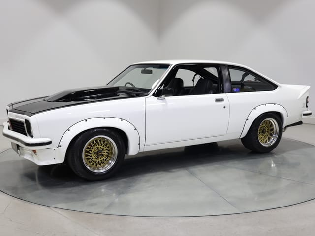 1976 Holden LX Torana SS A9X Hatchback Tribute - Palais White - Image 174679