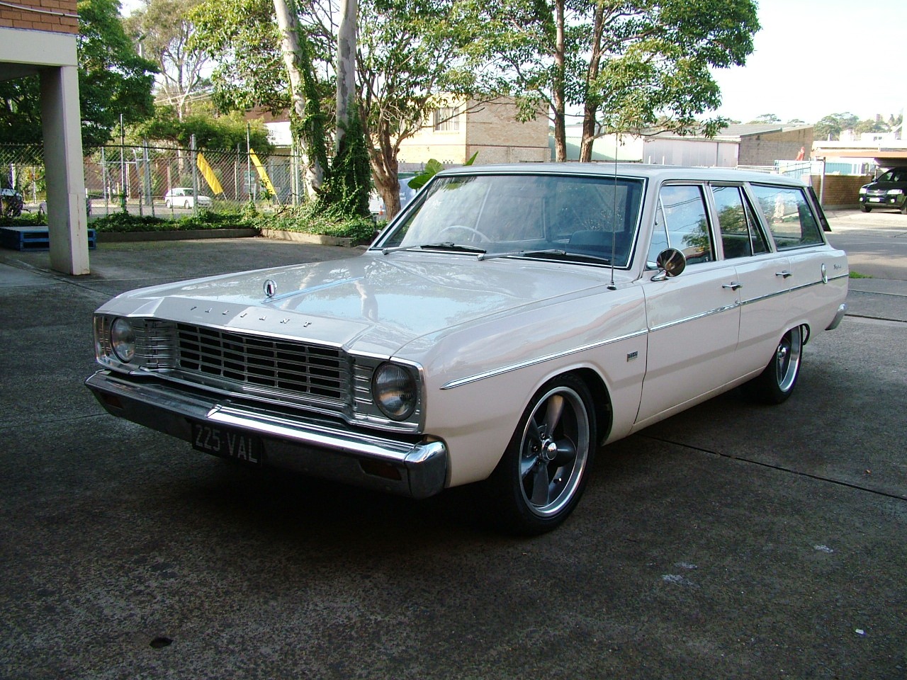 VE Valiant Safari 225 - Image 45099