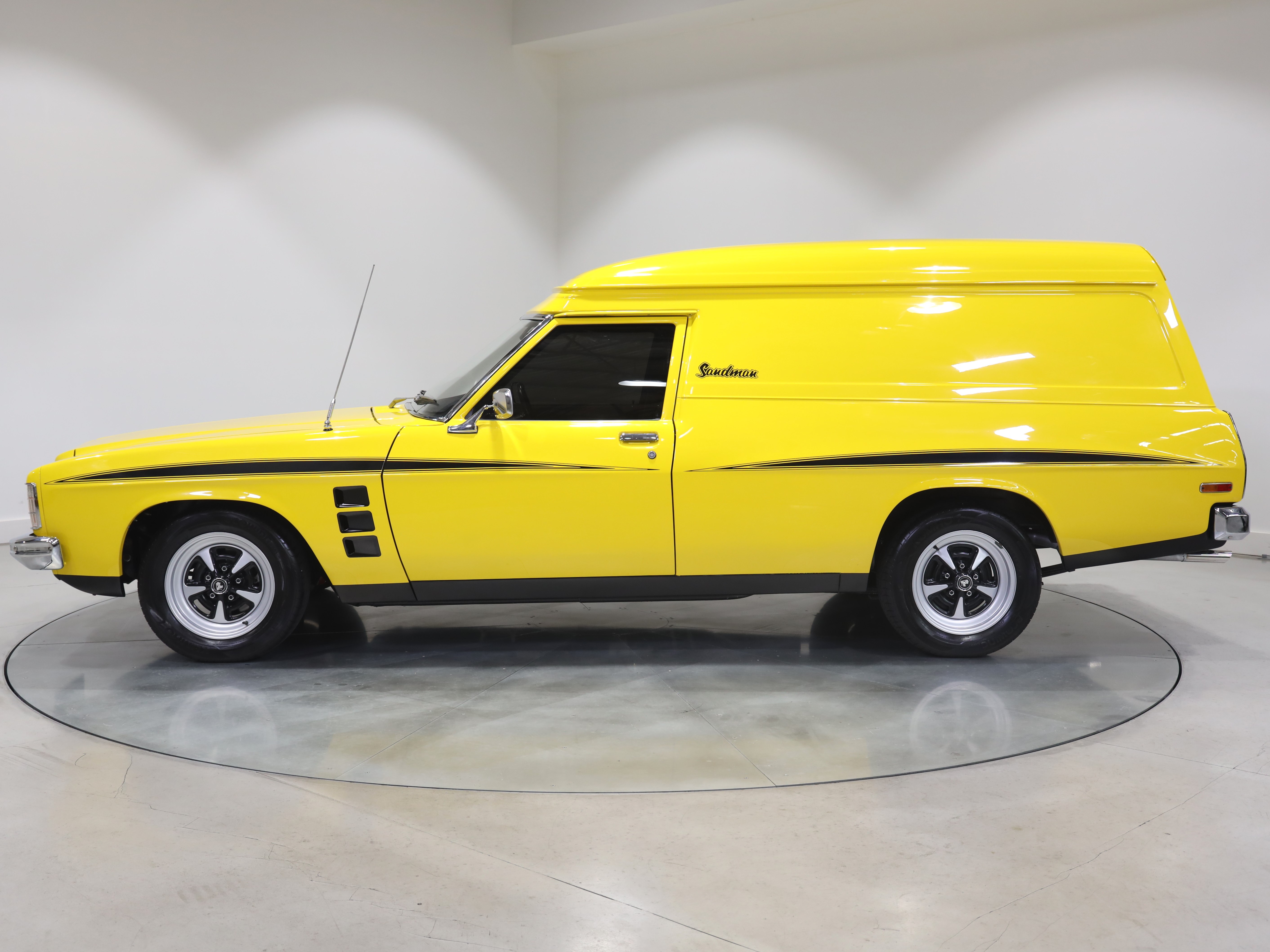 1975 Holden HJ Sandman Panel Van 308ci 4spd  - Absinth Yellow - - Image 173595