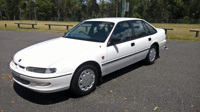 1994 VR Commodore Executive - Image 67193