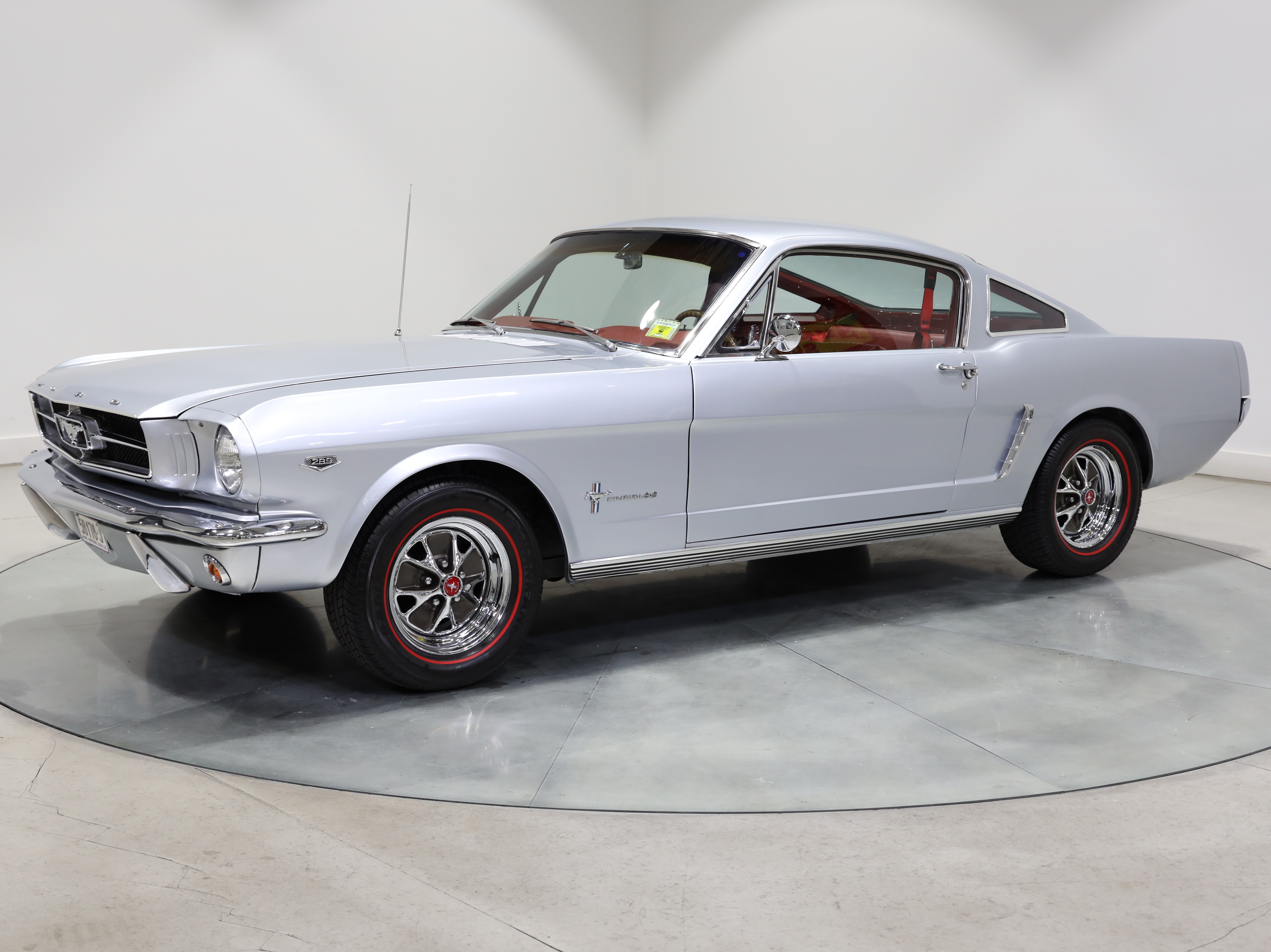 1965 Ford Mustang Fastback 2+2 - Silver Smoke Grey - Image 195147