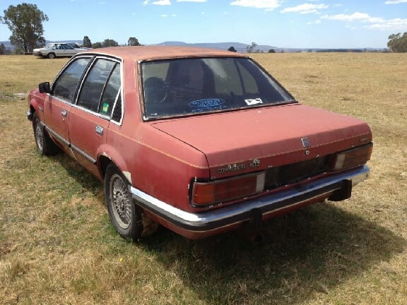 VB SLE Commodore 5 litre 4 speed - Image 43301