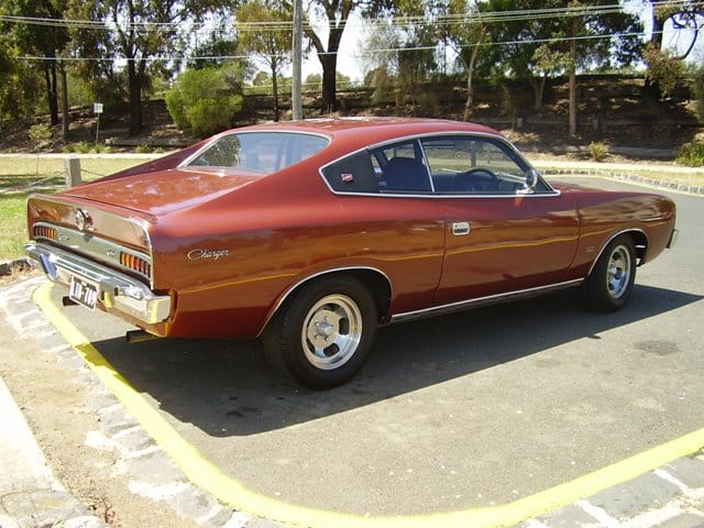 VJ E55 Valiant Charger - Image 9197