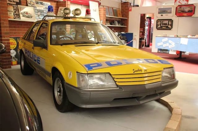 1985 VK SL Commodore V8 BT1 'Smokey One' - Police Drag Car - Image 86623