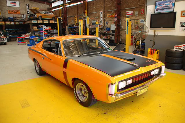VH E38 Valiant Charger - Image 37122