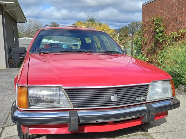 1982 VH SL/E Wagon 5 Litre V8 - Maranello Red - Image 131696