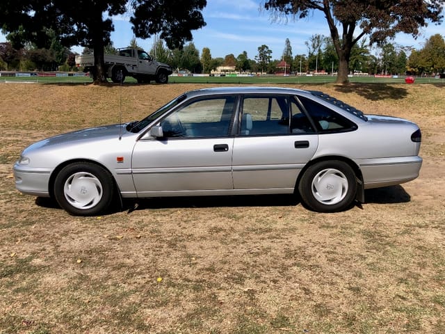 1994 VR Commodore Acclaim Series II - Image 80055