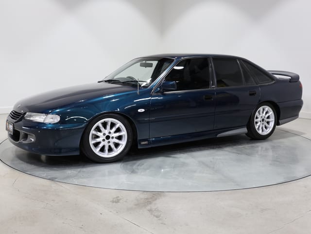 1996 HSV VS Senator 215i Build No 884 - Botanica Blue Mica - Image 217728