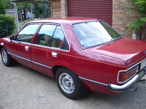 VC Commodore 4.2L V8 - Image 40037