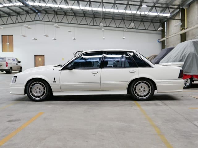 1985 VK HDT Calais Director Build # 3413 - Image 58847