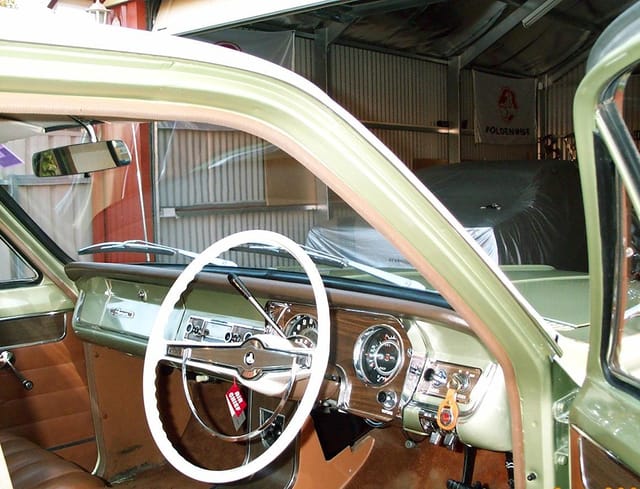 HR Holden Premier - Image 12521