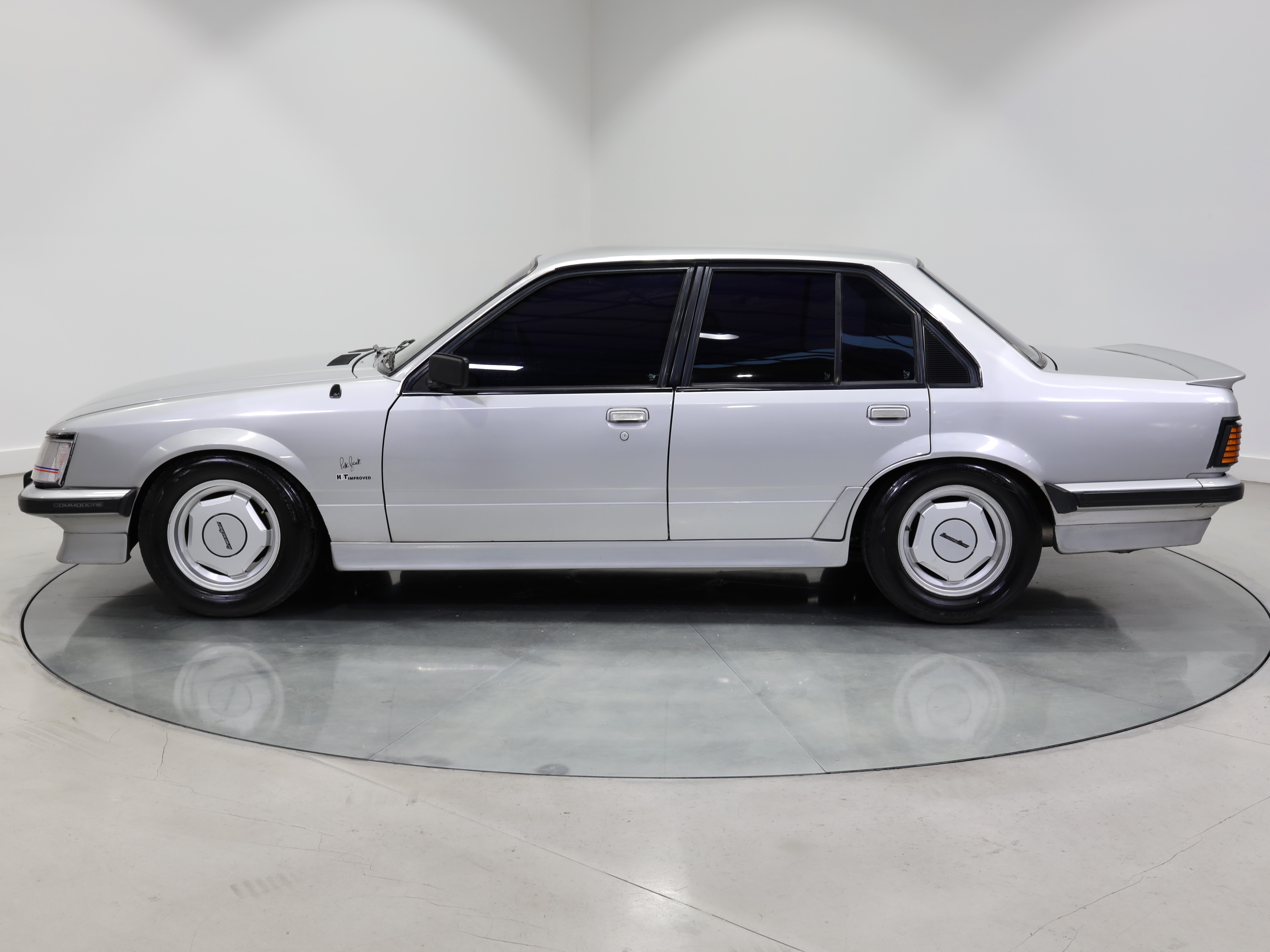 1983 Holden HDT VH Commodore  SLE ADP - Peter Brock's Personal Car - Image 144990