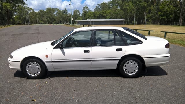 1994 VR Commodore Executive - Image 67196