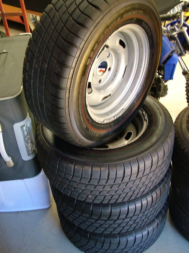 4 x 5 slot rims and tyres - Image 33149