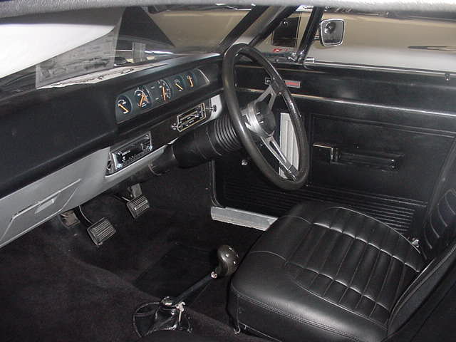 Valiant VH Pacer Sedan - Image 2552