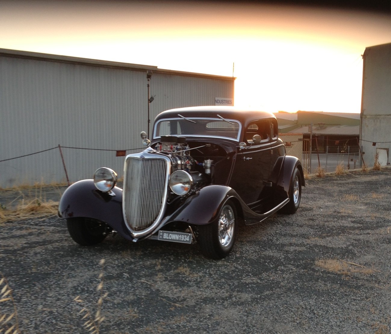 Ford 1934 5 Window Coupe - Image 57465