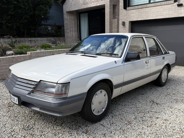 1985 Holden VK Commodore SL  4.9L V8 manual - 134 pack - Image 217226
