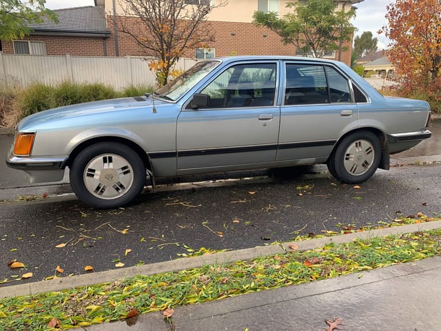 1982 VH SL/E Commodore 5 Litre V8 Shadow Tone - Image 124563