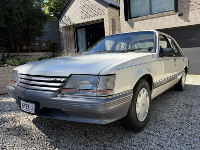 1985 Holden VK Commodore SL  4.9L V8 manual - 134 pack - Image 217222