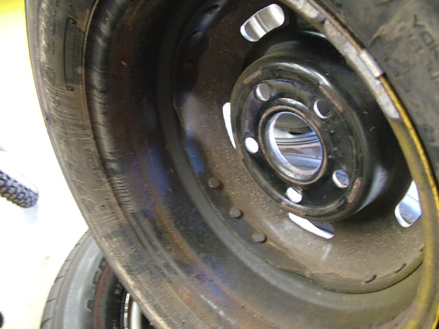 4 x 5 slot rims and tyres - Image 33153