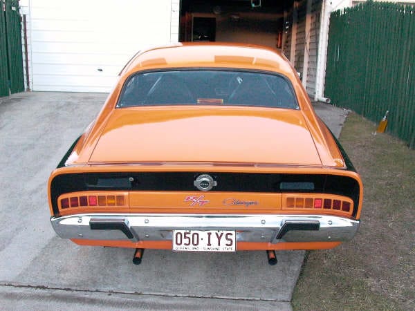 VH Charger R/T Replica - Image 13085